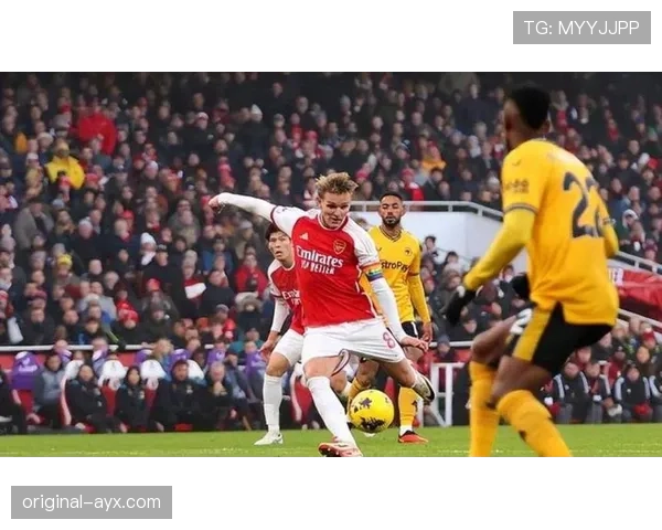 厄德高与萨卡：阿森纳双核的战术定位差异与进攻参与机制对比