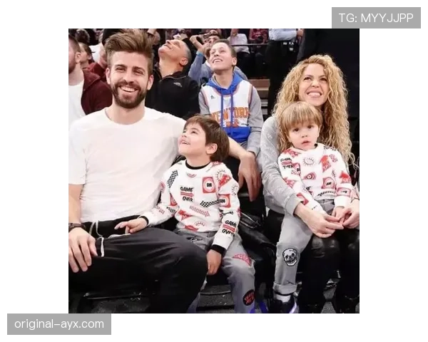 刚刷到杰拉德·皮克的家居照——家具比我家还值一套房，整个人懵了