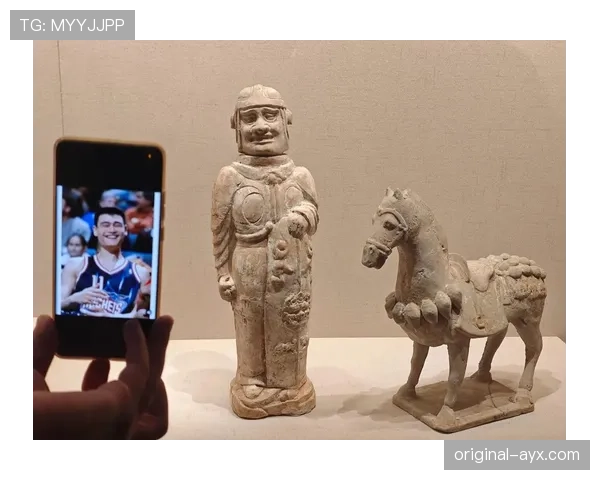 姚明家衣帽间那排球鞋摆得跟博物馆展柜似的，我的钱包已经下线